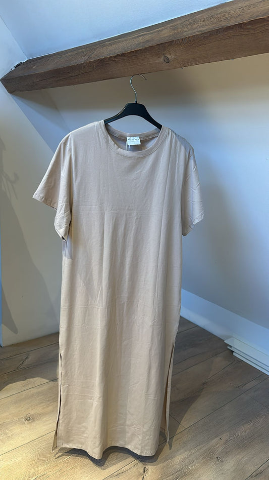 Beige T-shirt kleedje